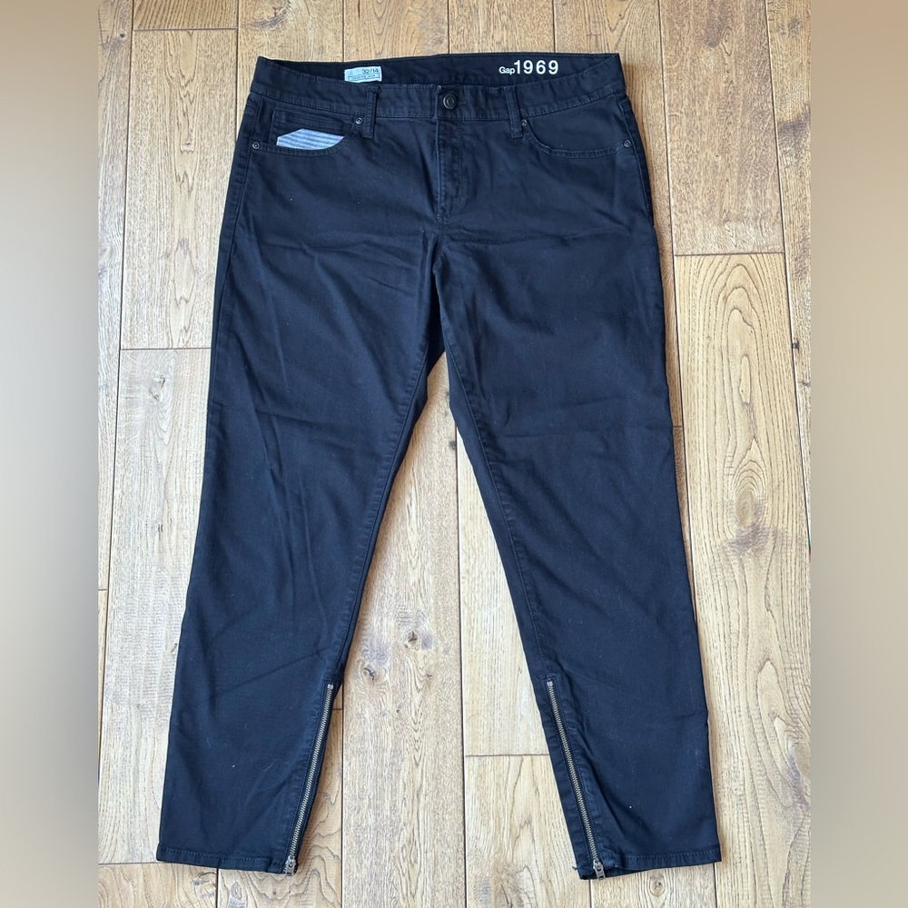 Gap Black Slim Fit Legging Jeans with Zipper Detail size 32 14